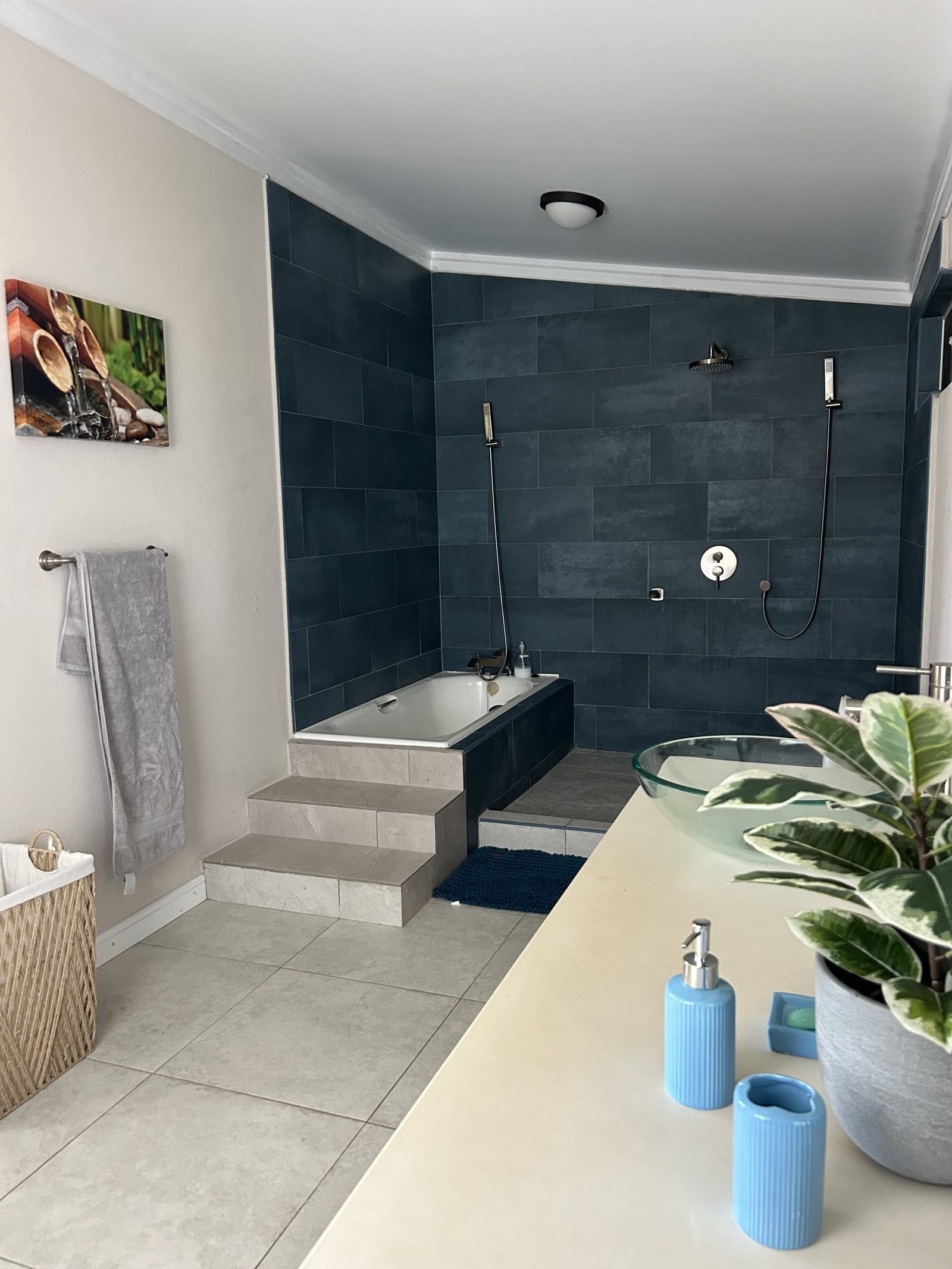 Large en suite Bathrooms